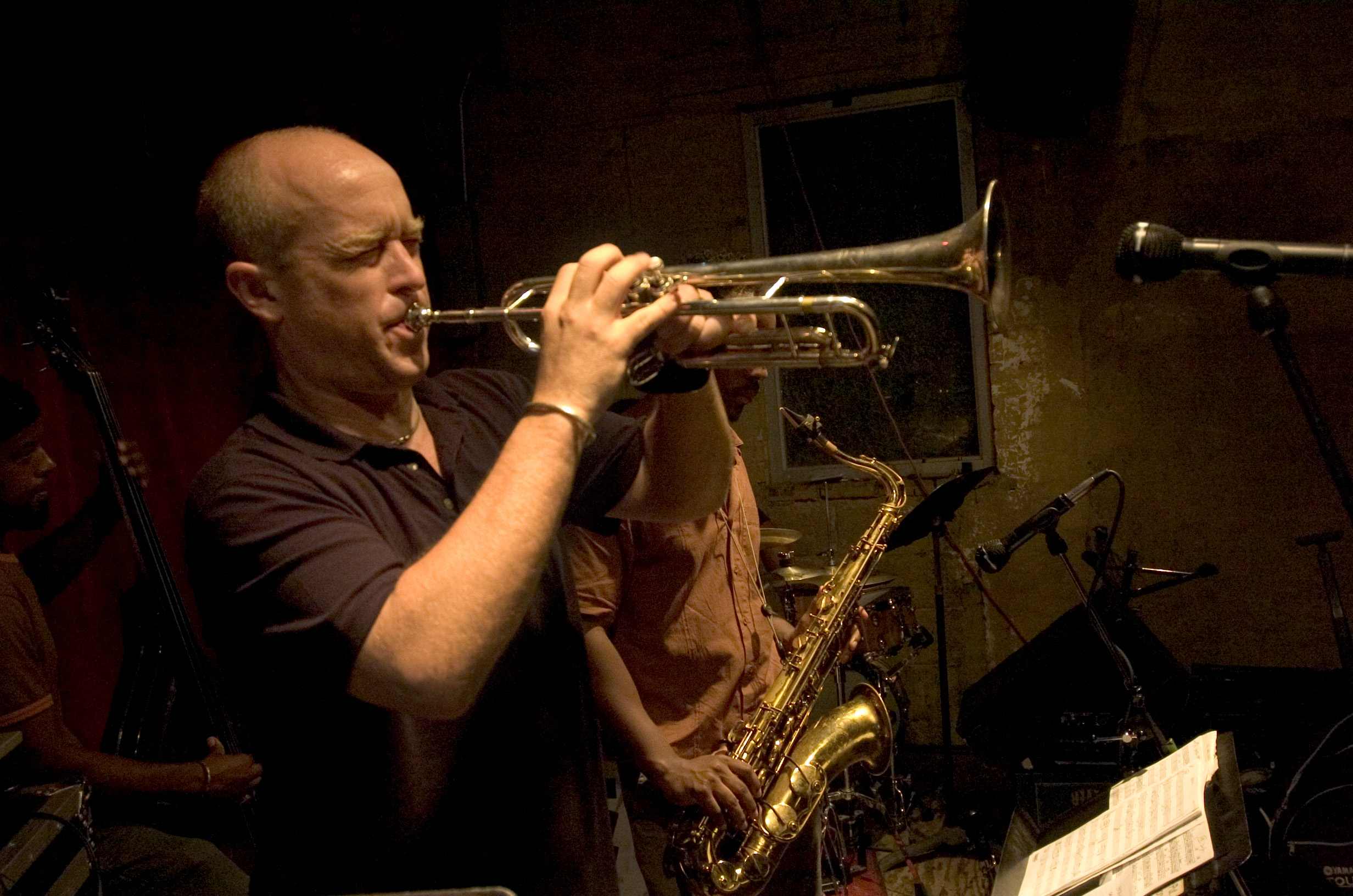 DAVE DOUGLAS, photo R