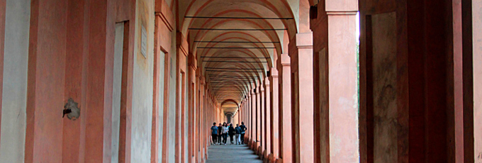 INTERNA PORTICO SAN LUCA - UN PASSO PER