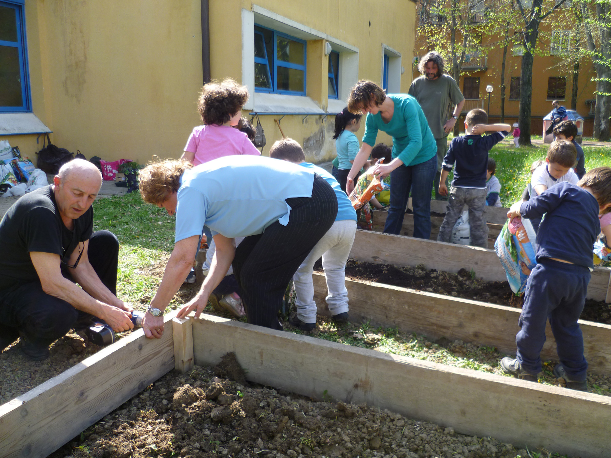 Al lavoro sulle cornici 2