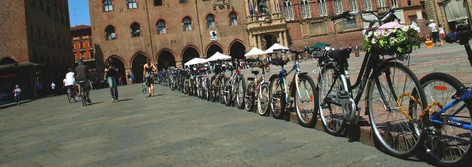 Piazza_Maggiore_con_bici_top2