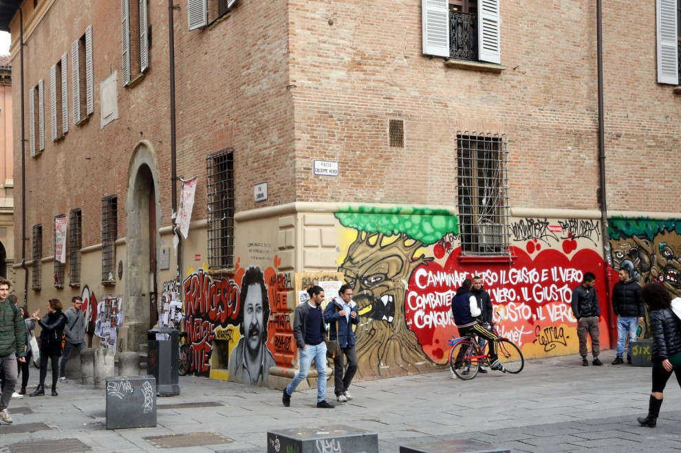 conferenza_Fabiola_naldi_40 anni di parole, codici e icone in via Zamboni e dintorni_2