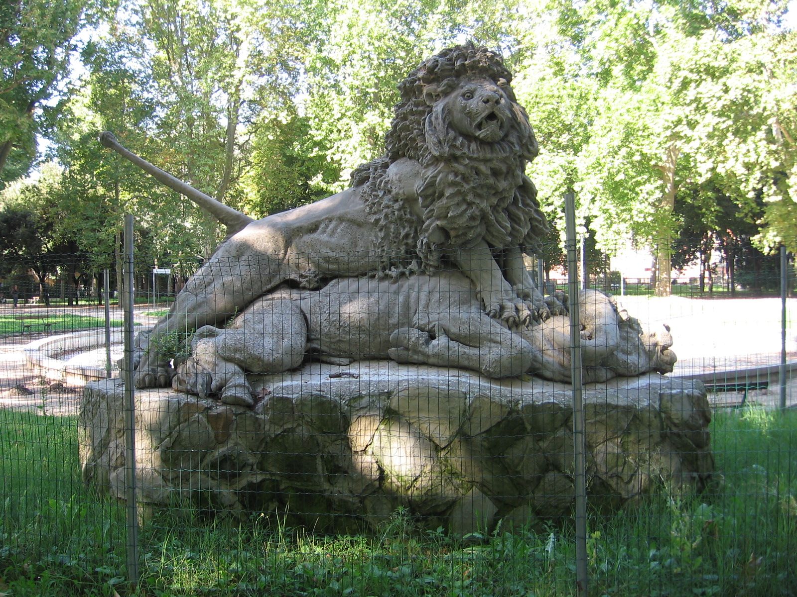 Fontana della Montagnola leone