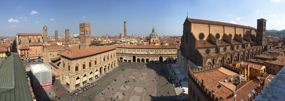 Panoramica Piazza Maggiore_TOP