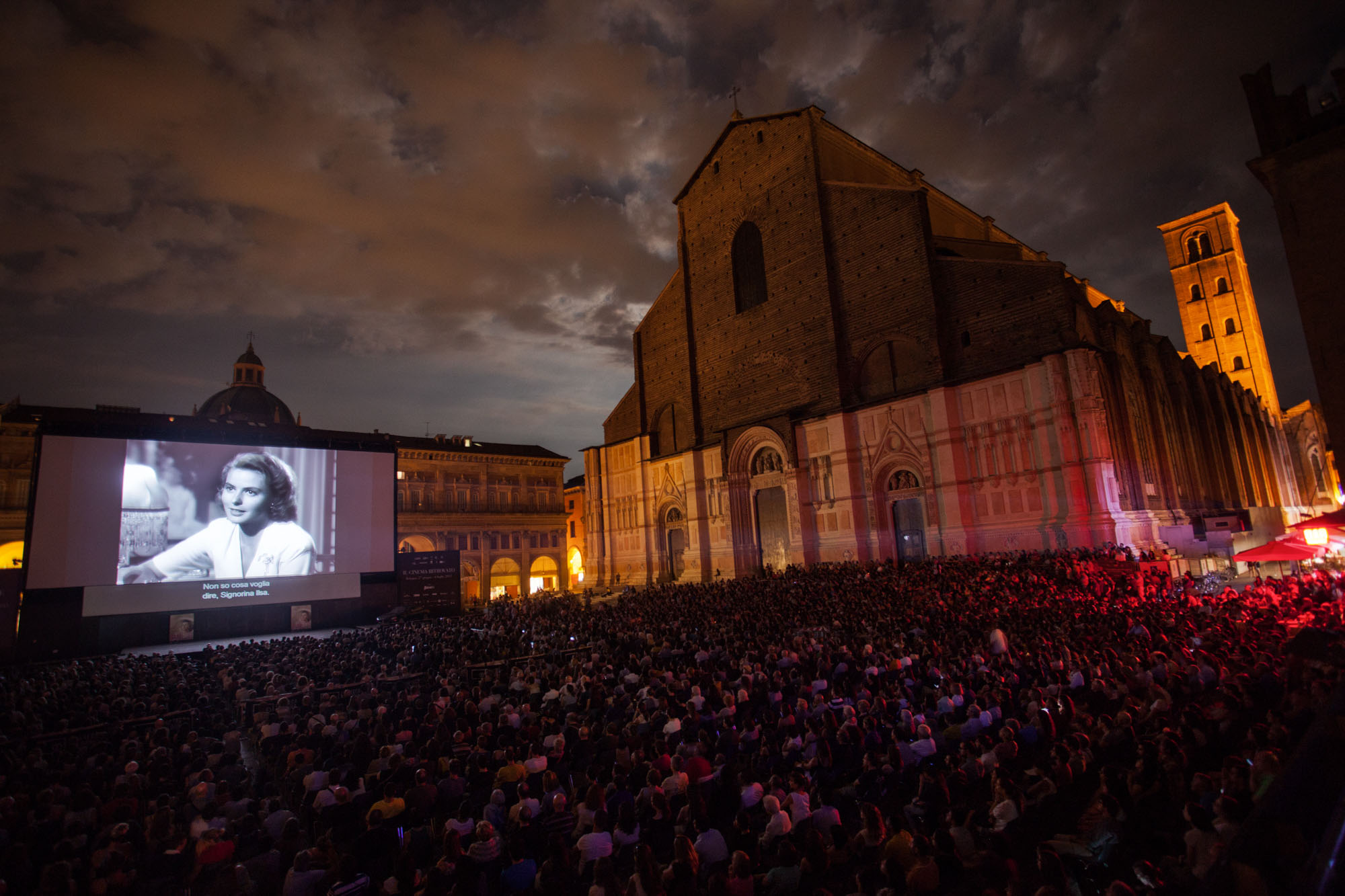 Casablanca_Piazza_Maggiore_01