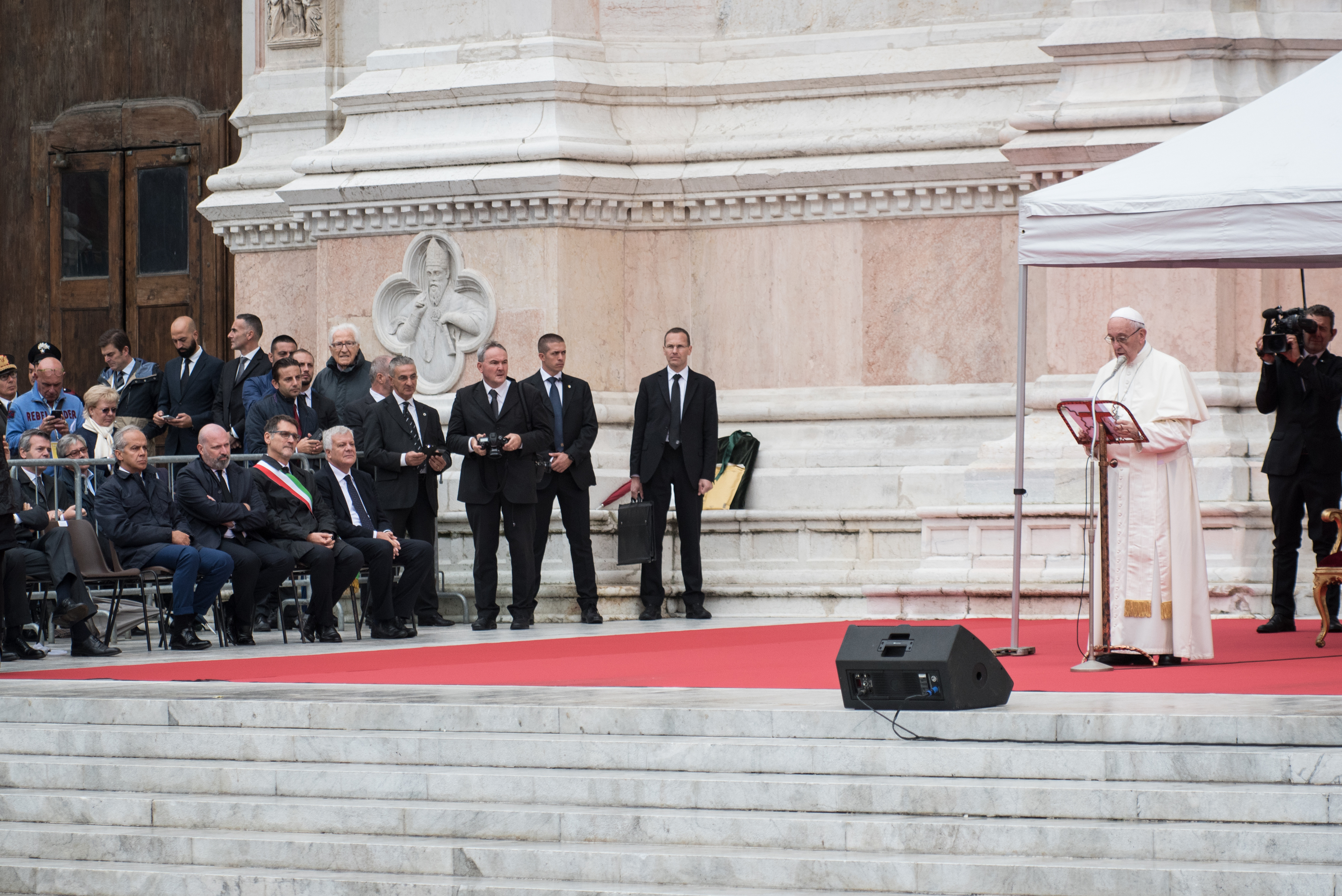 Papa Francesco in Piazza Maggiore