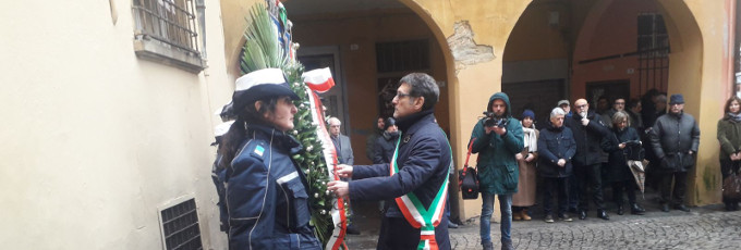 Sindaco corona per Marco Biagi foto articolo