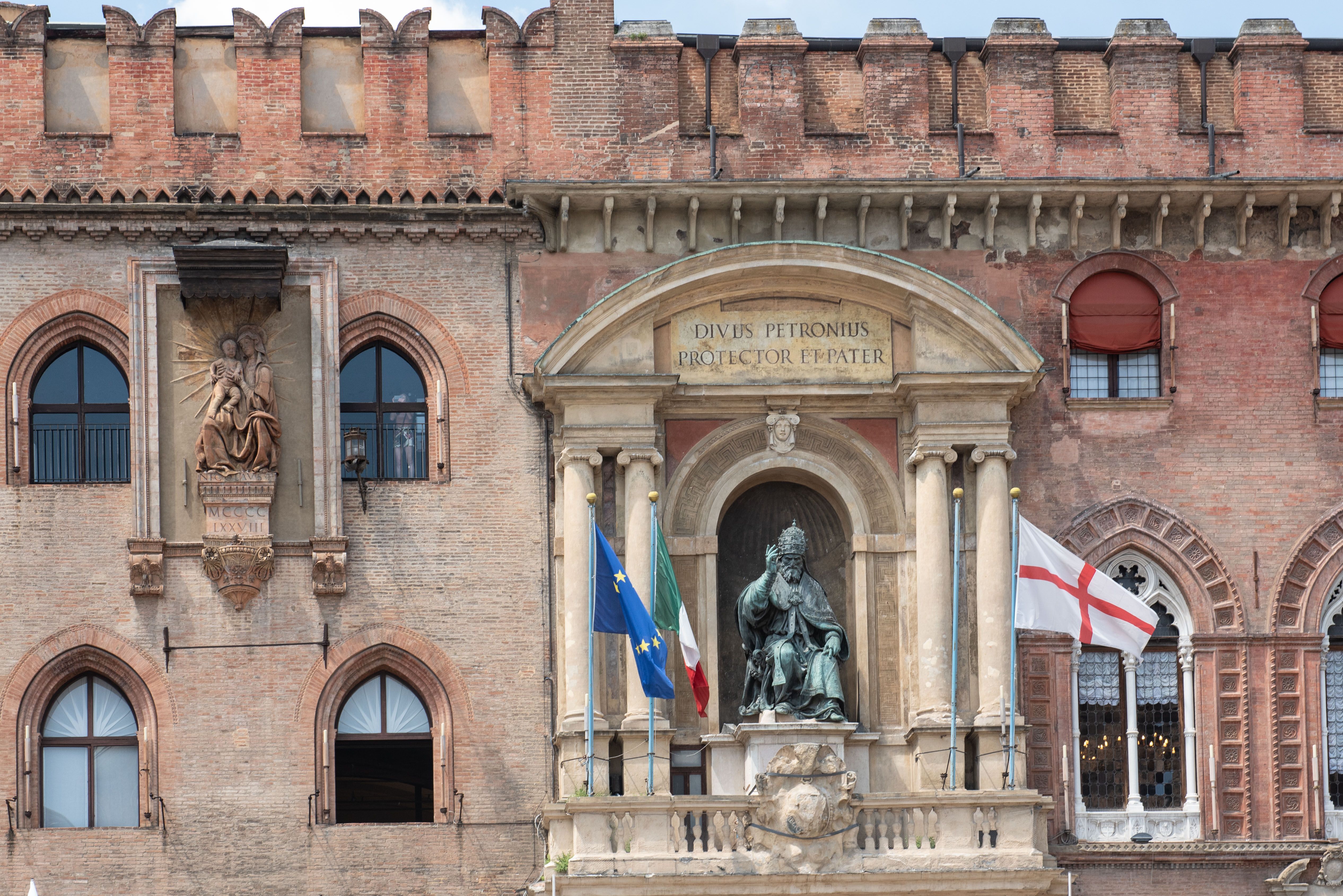 8 Madonna di Piazza facciata Palazzo Comunale foto Giorgio Bianchi Comune di Bologna