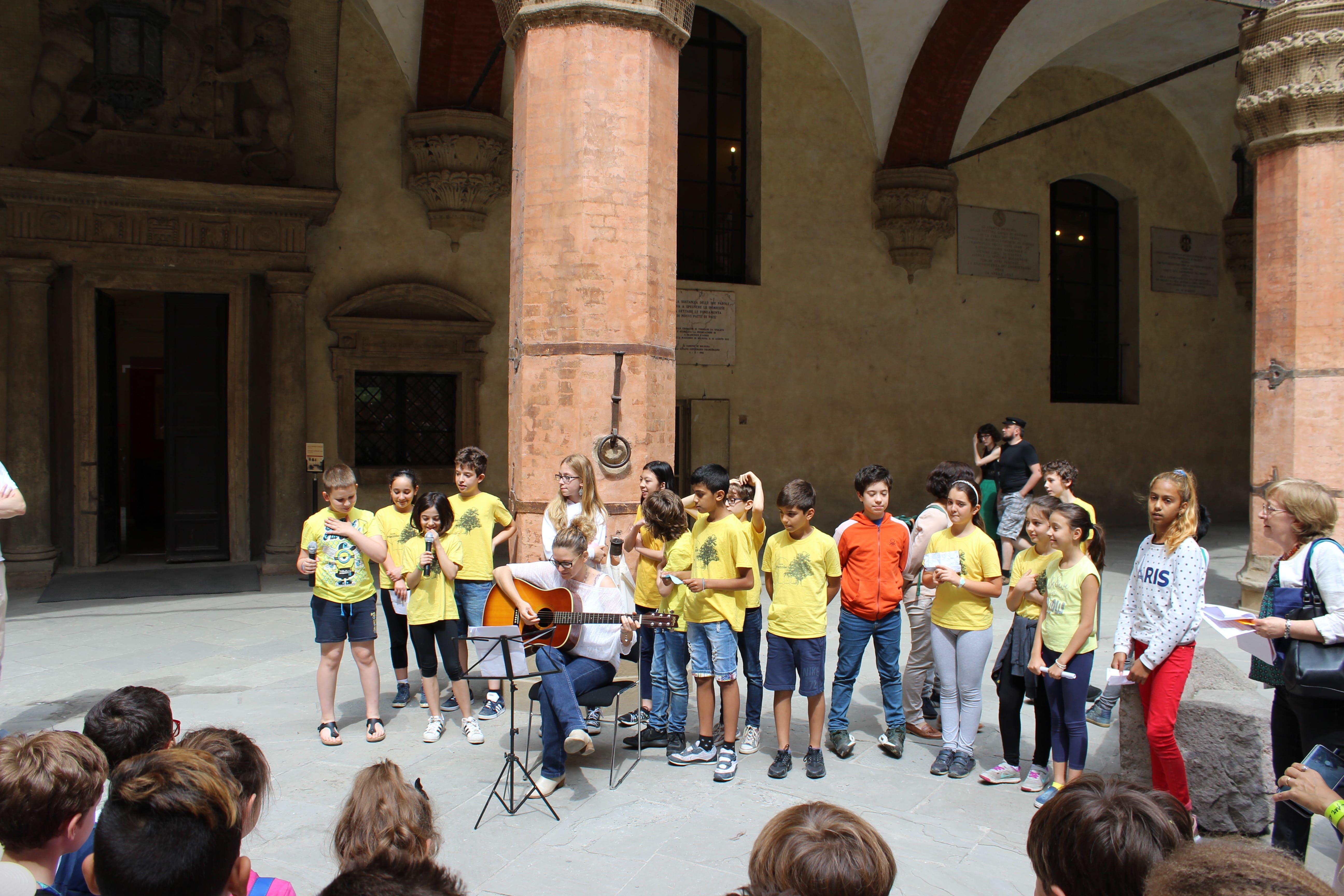 Nati per camminare cortile