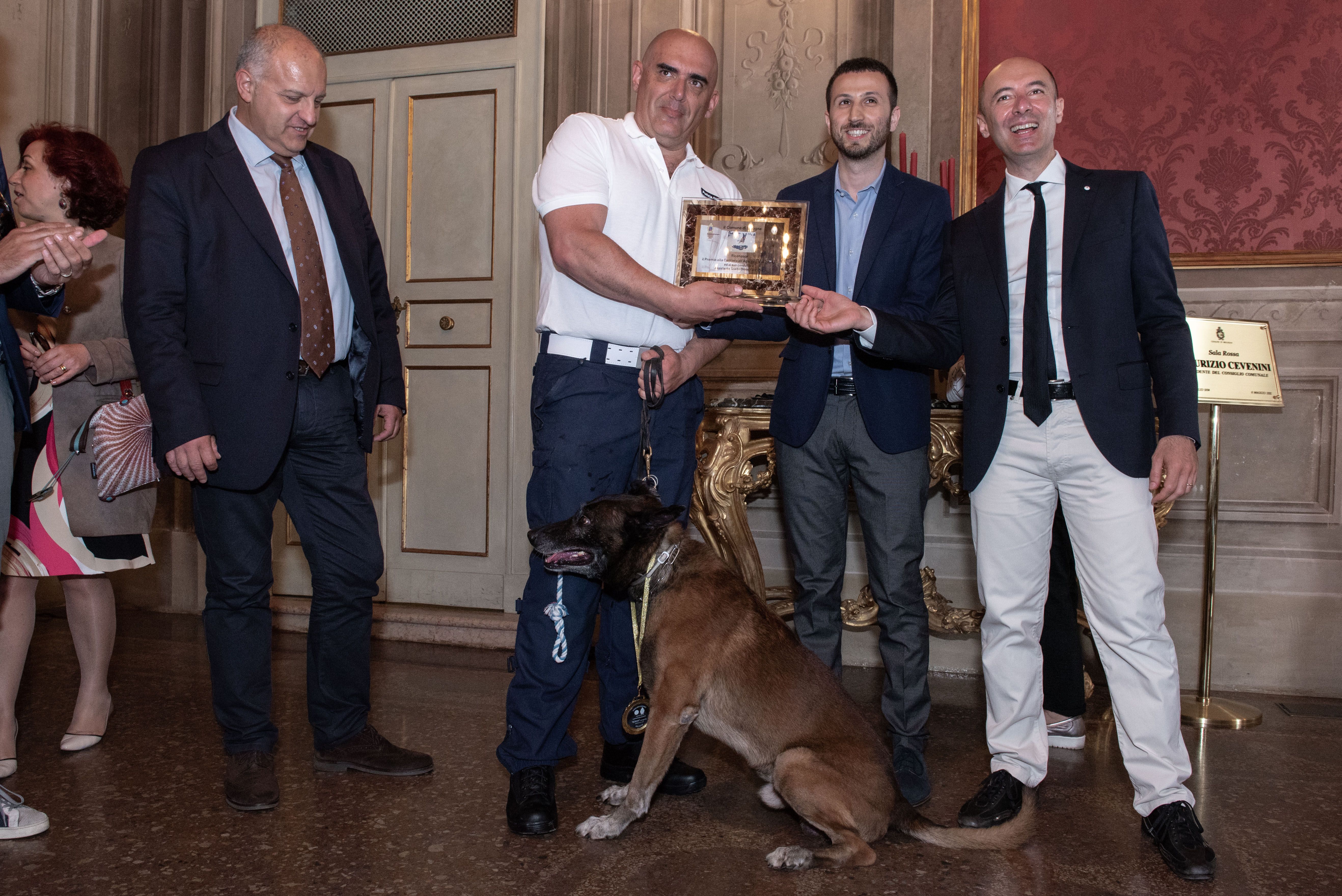 Premiazione cane Vasco foto Giorgio Bianchi per Comune di Bologna 2