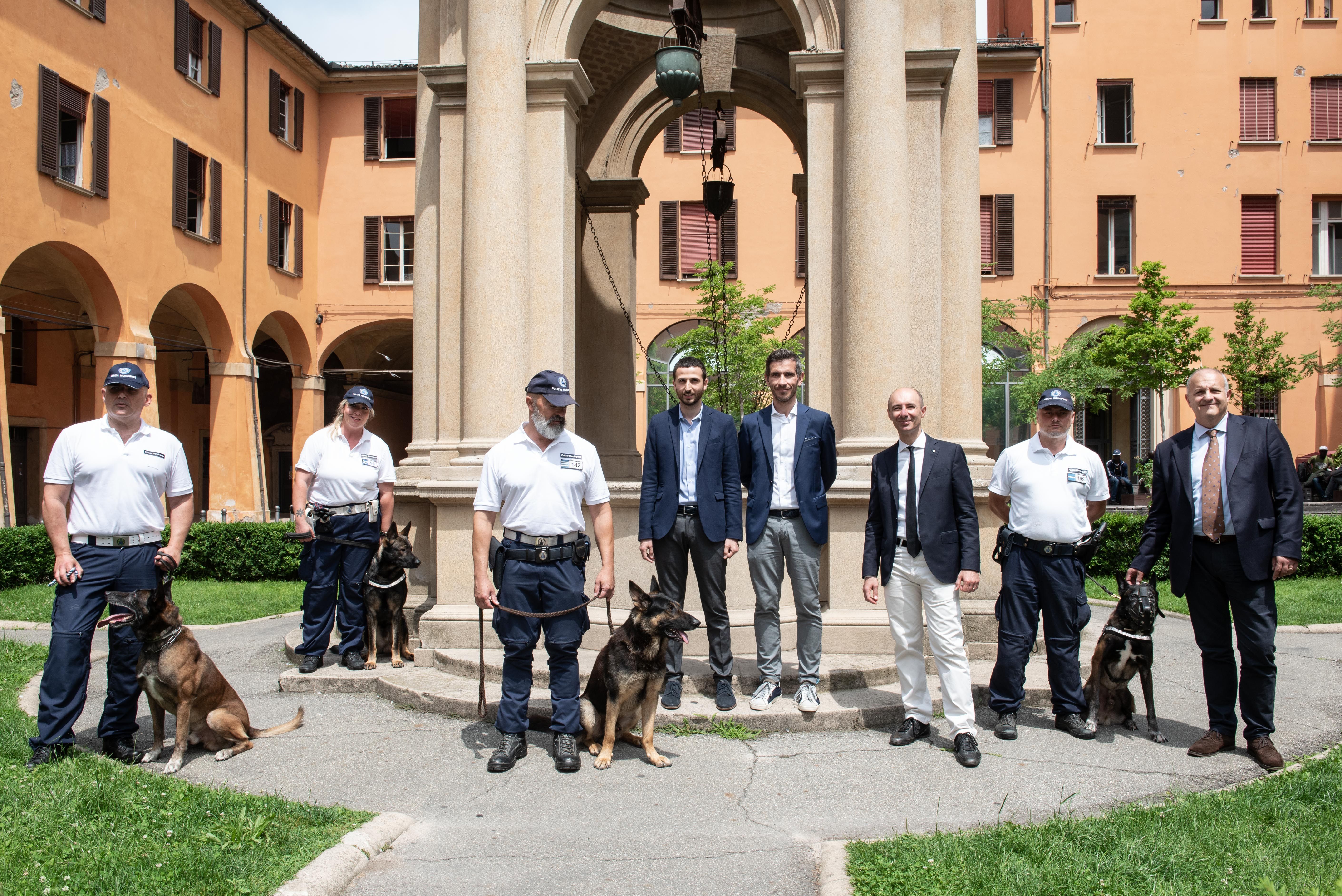 Squadra cinofila della Polizia municipale foto Giorgio Bianchi per Comune di Bologna