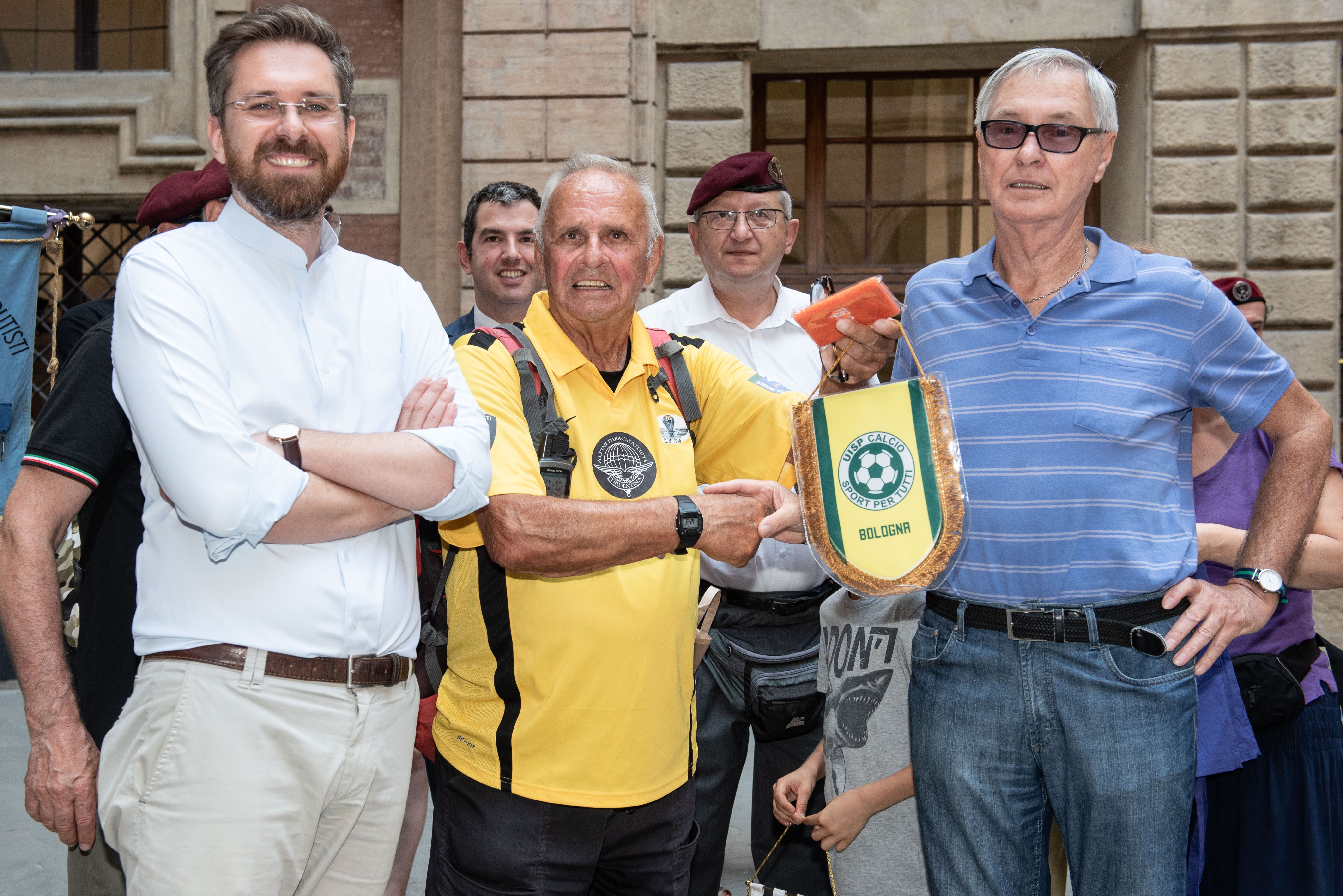 Alessandro Belliere Lepore gagliardetto 2 foto Giorgio Bianchi per Comune di Bologna