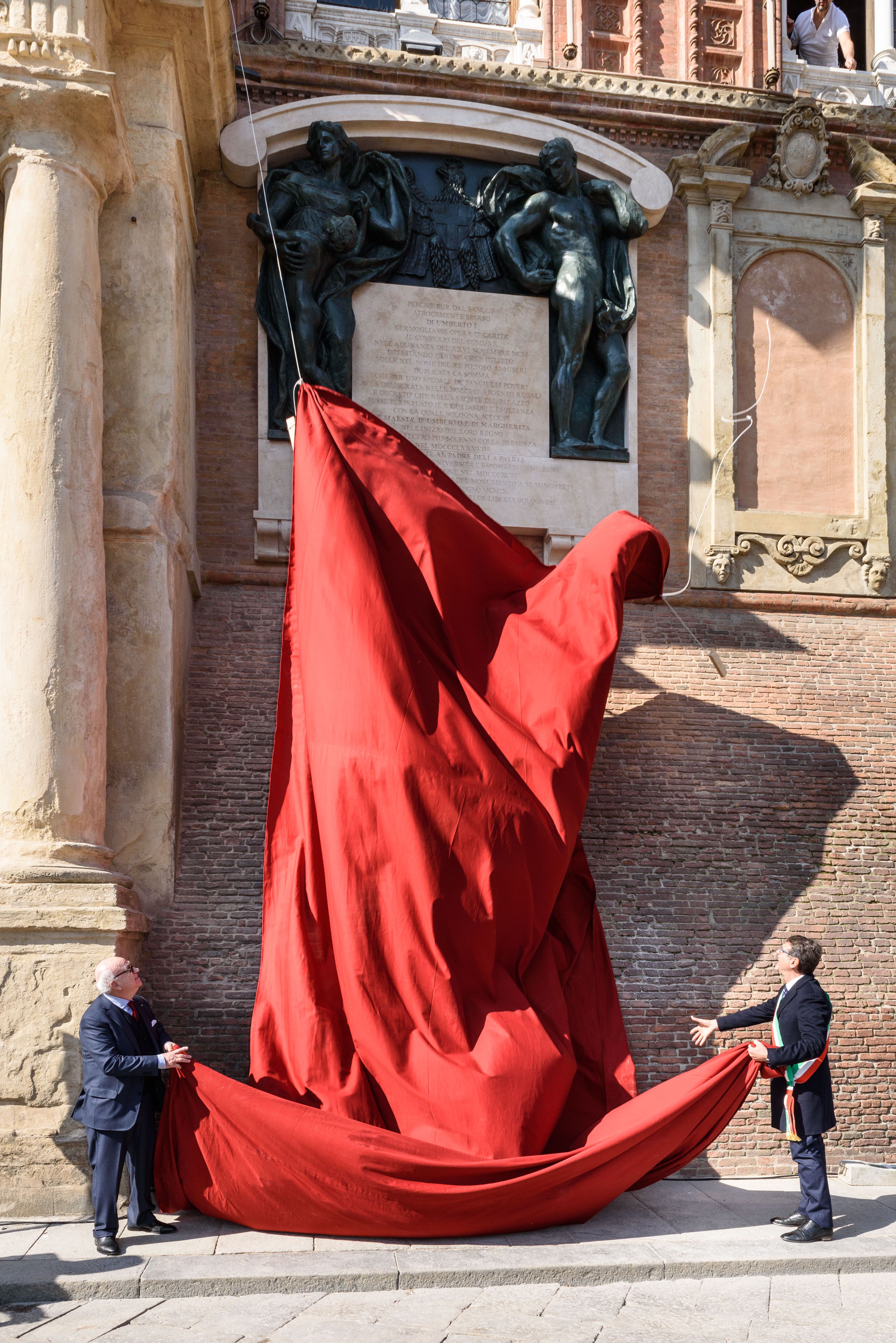 Bronzi Giuseppe Romagnoli foto scopertura 2 Giorgio Bianchi per Comune di Bologna