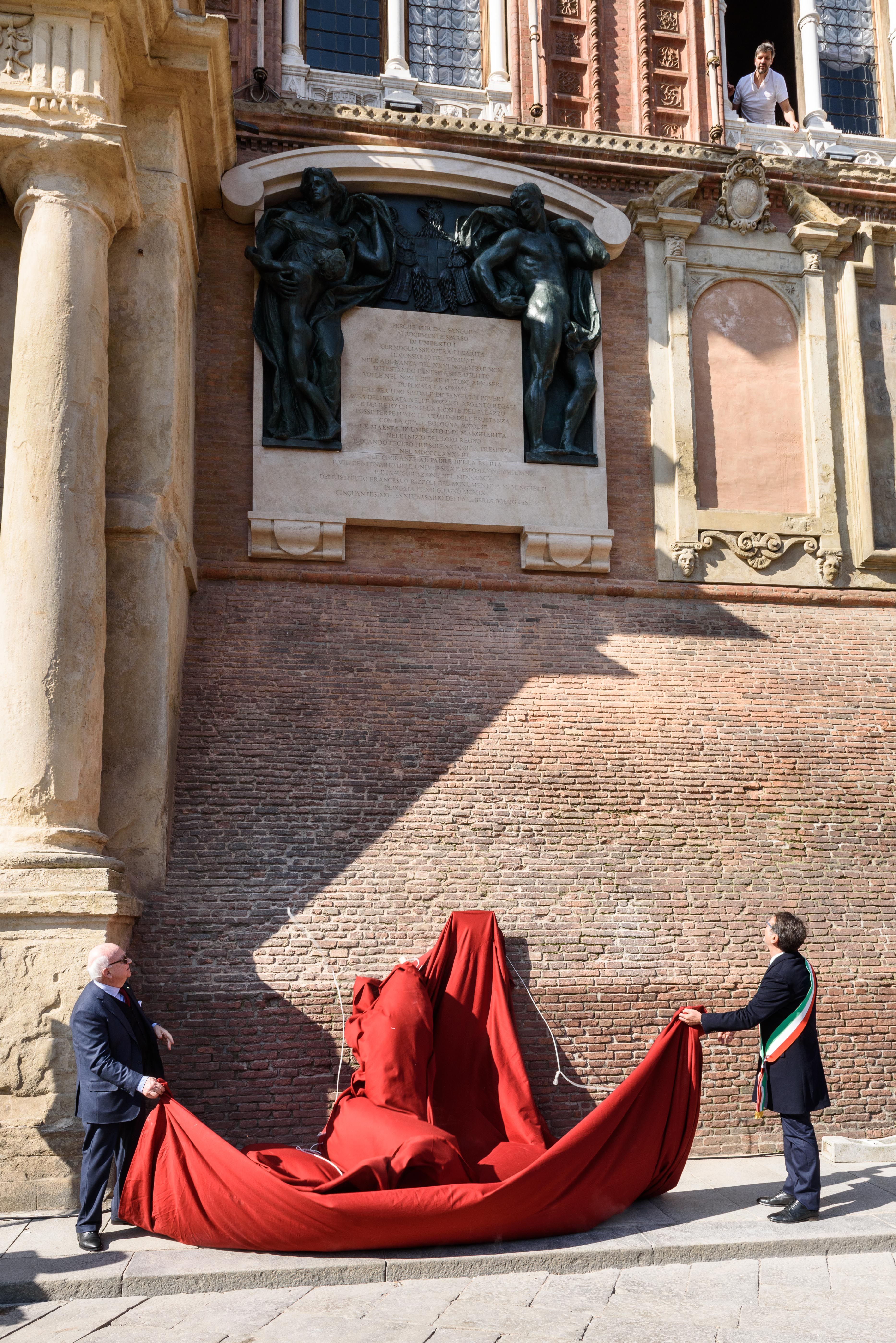 Bronzi Giuseppe Romagnoli foto scopertura Giorgio Bianchi per Comune di Bologna