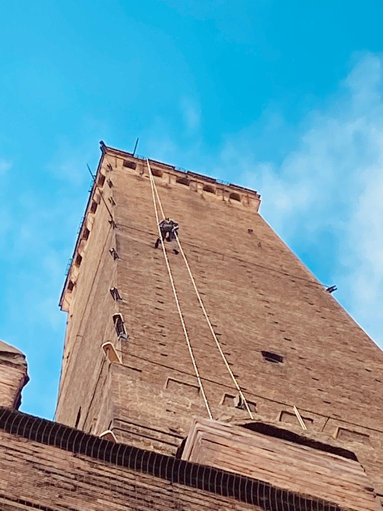 Torre degli Asinelli edilizia acrobatica8