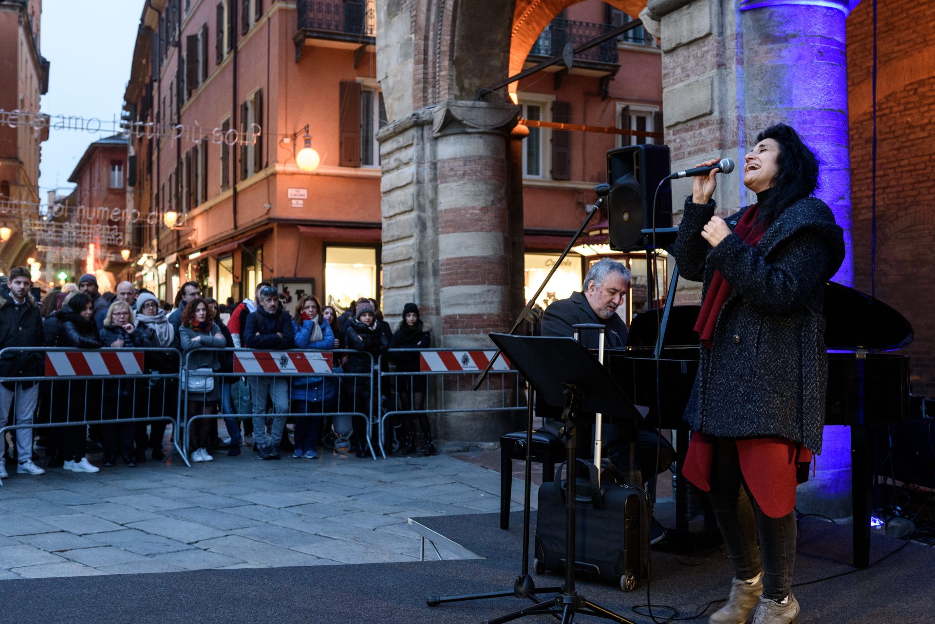 albero-natale-luminarie-via-dazeglio-cremonini-30-novembre-2019_24