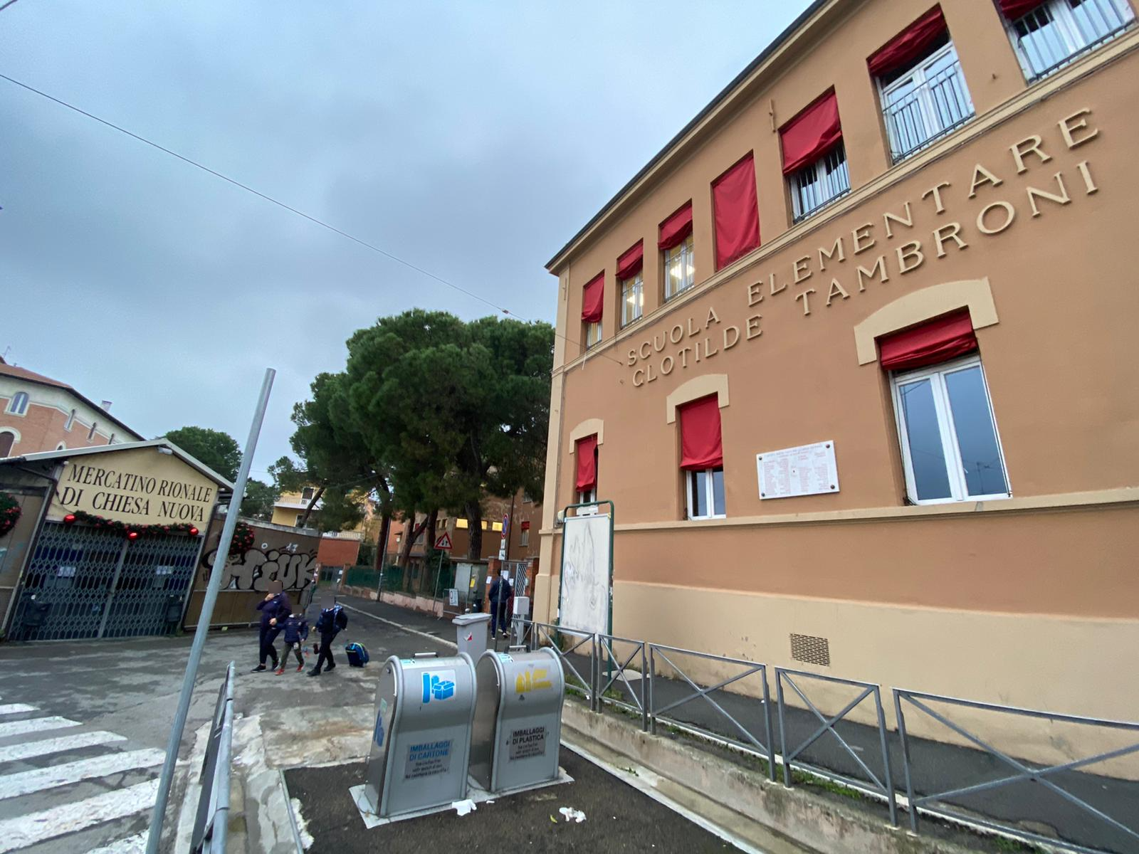 area-scolastica-pedonale-scuole-tambroni-2