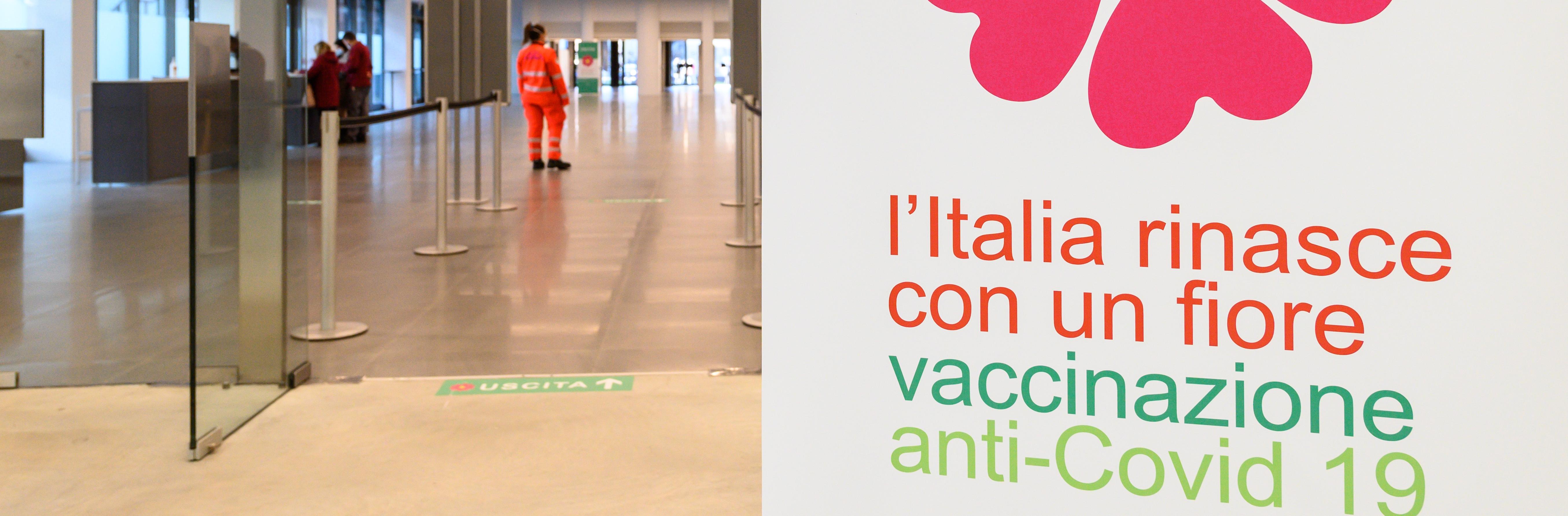 Comincia la prima fase della vaccinazione antiCovid19 di massa a Bologna