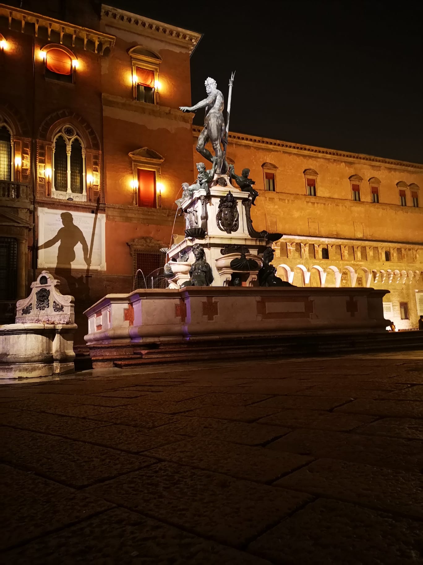 Nuova luce per la Fontana del Nettuno