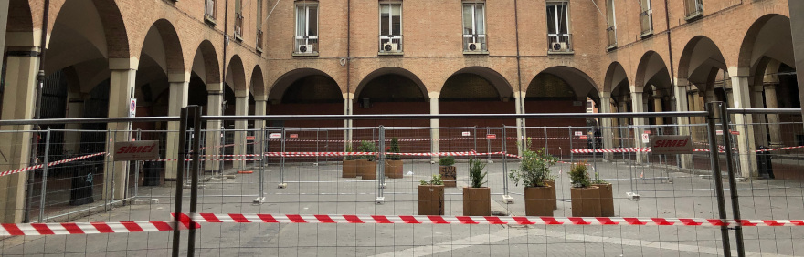 Piazza Scaravilli con transenne